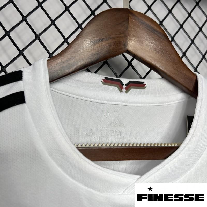 4b338db30047e417.jpg